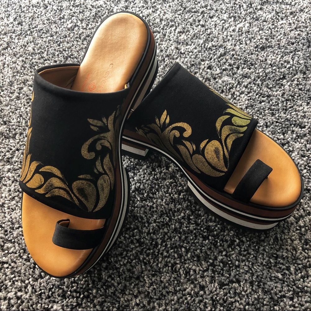 New Clover Canyon gold & black platform sandals